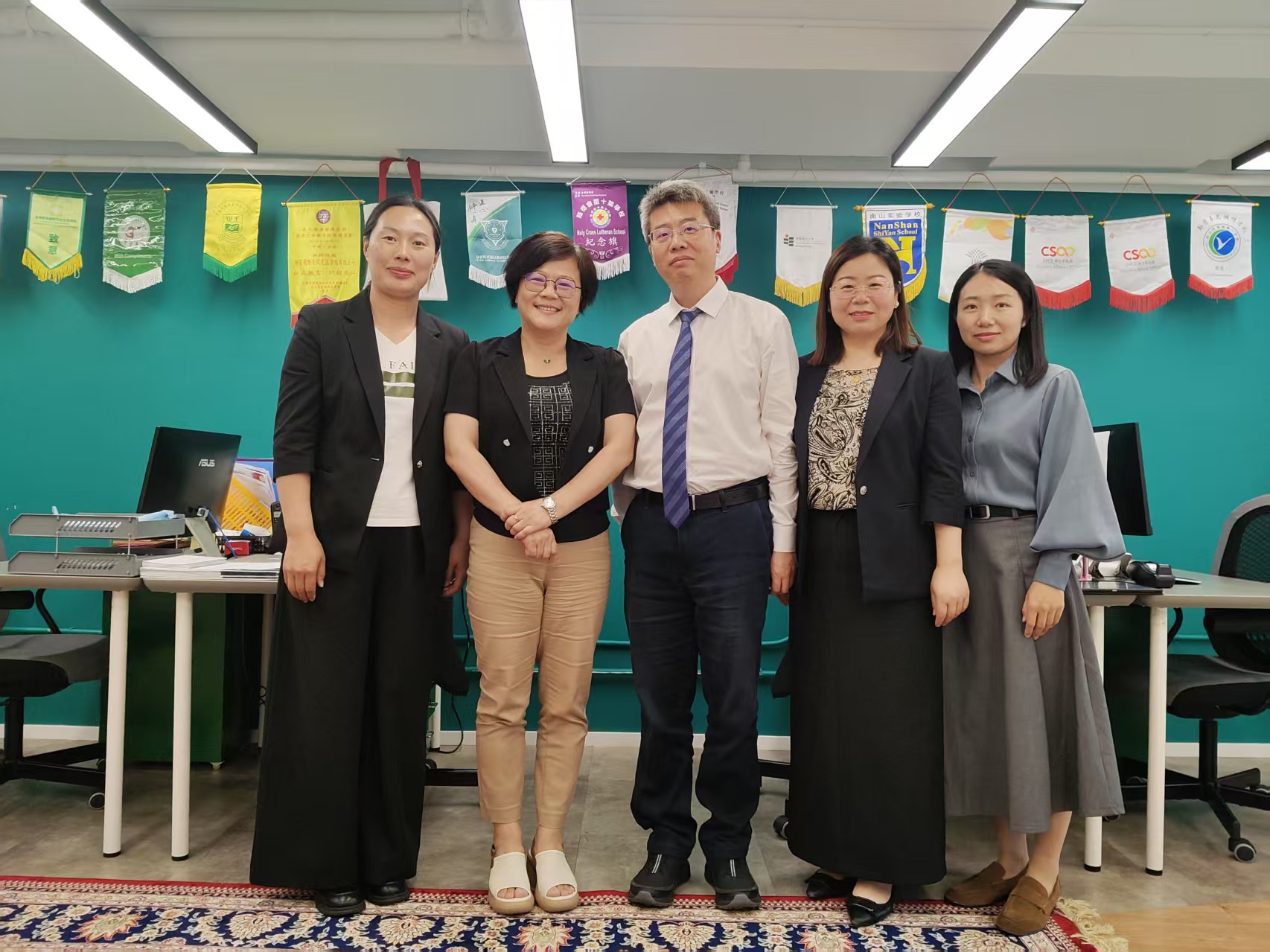 武漢商學院教師團來訪本會與學術主任蘇細清教授交流大學生心理健康教育